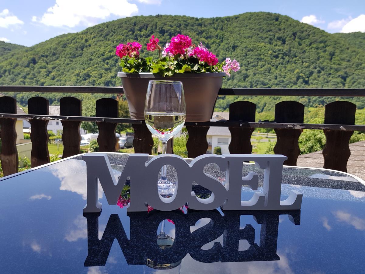 Weingut Erich Serwazi 梅塞尼希 外观 照片